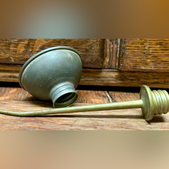 Antique Home Use Metal Angled Elongated Spout Oil Can - Picture 11 of 16